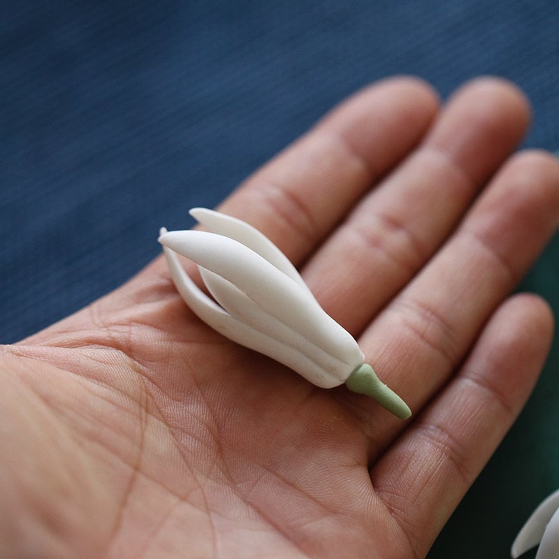 Gohobi A set of 3 handmade ceramic white flower buds tea pet ornament