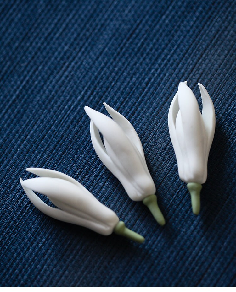 Gohobi A set of 3 handmade ceramic white flower buds tea pet ornament
