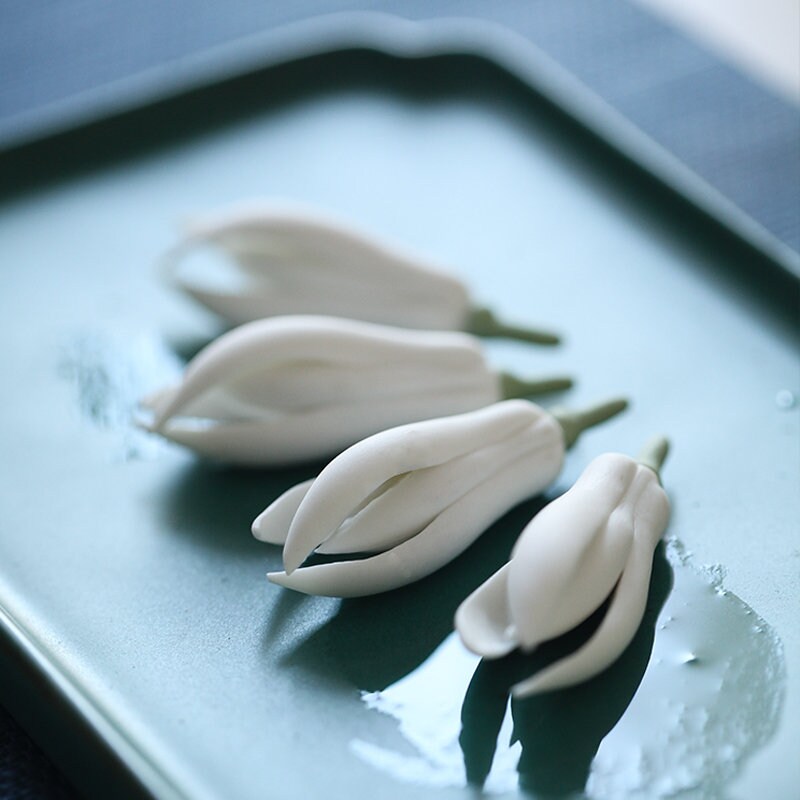 Gohobi A set of 3 handmade ceramic white flower buds tea pet ornament